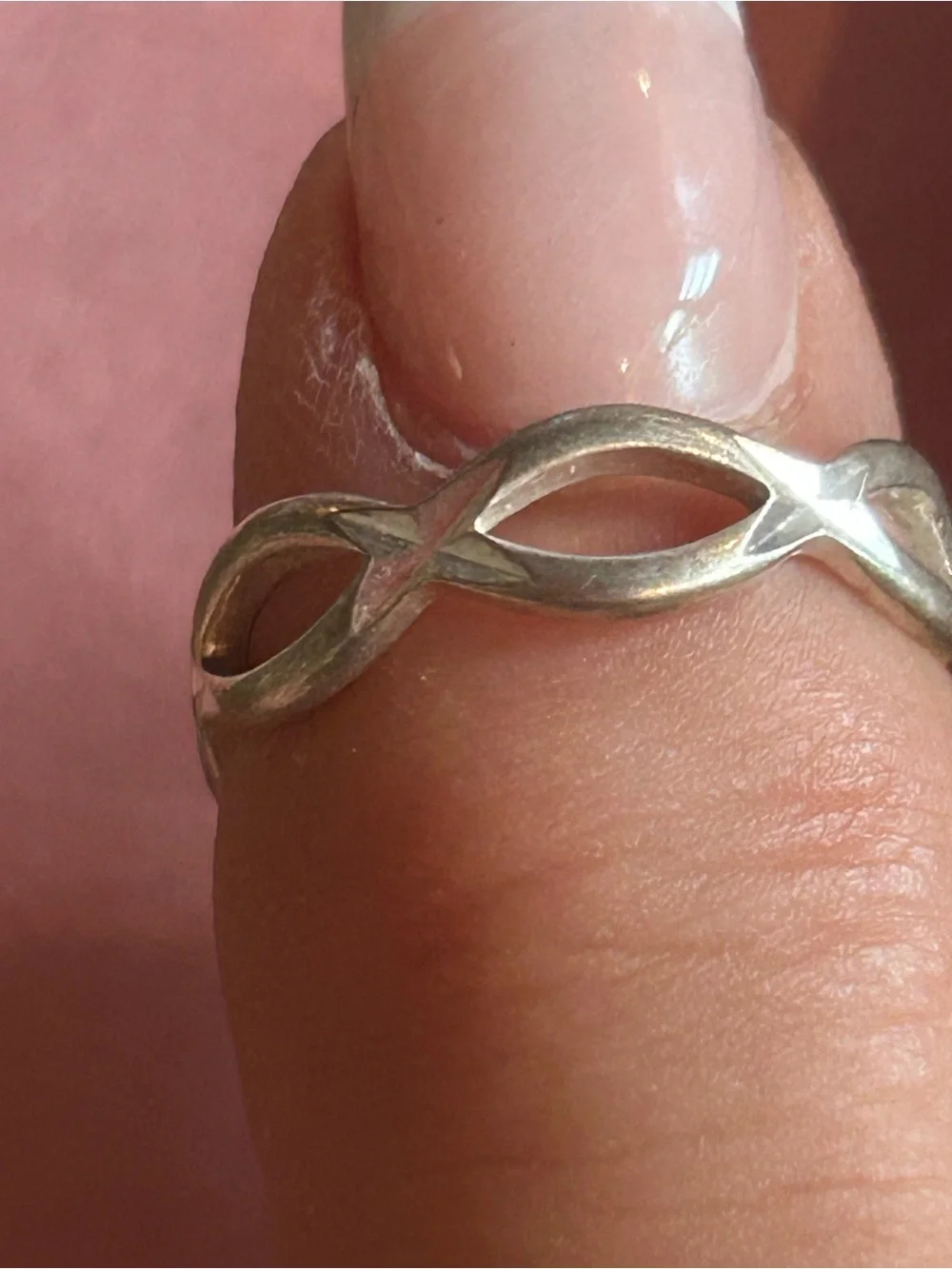 Women’s Vintage Silver Tone Infinity Ring. Size 5.